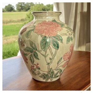 Vintage Chinoiserie Vase Famille Rose Style MCM Cottagecore Romantic Pink Floral